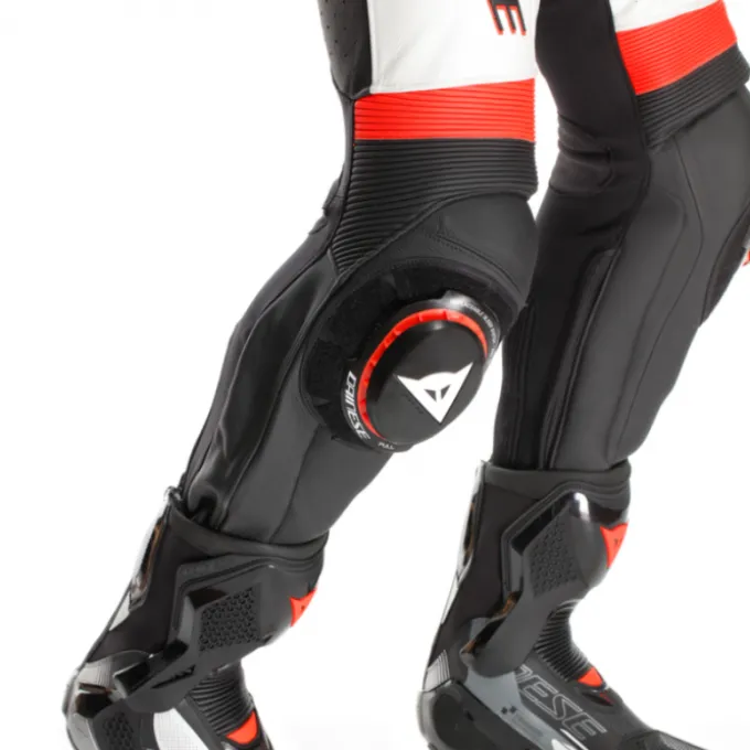 Tuta Dainese Laguna Seca 6 Perf. Nero Bianco Rosso Fluo